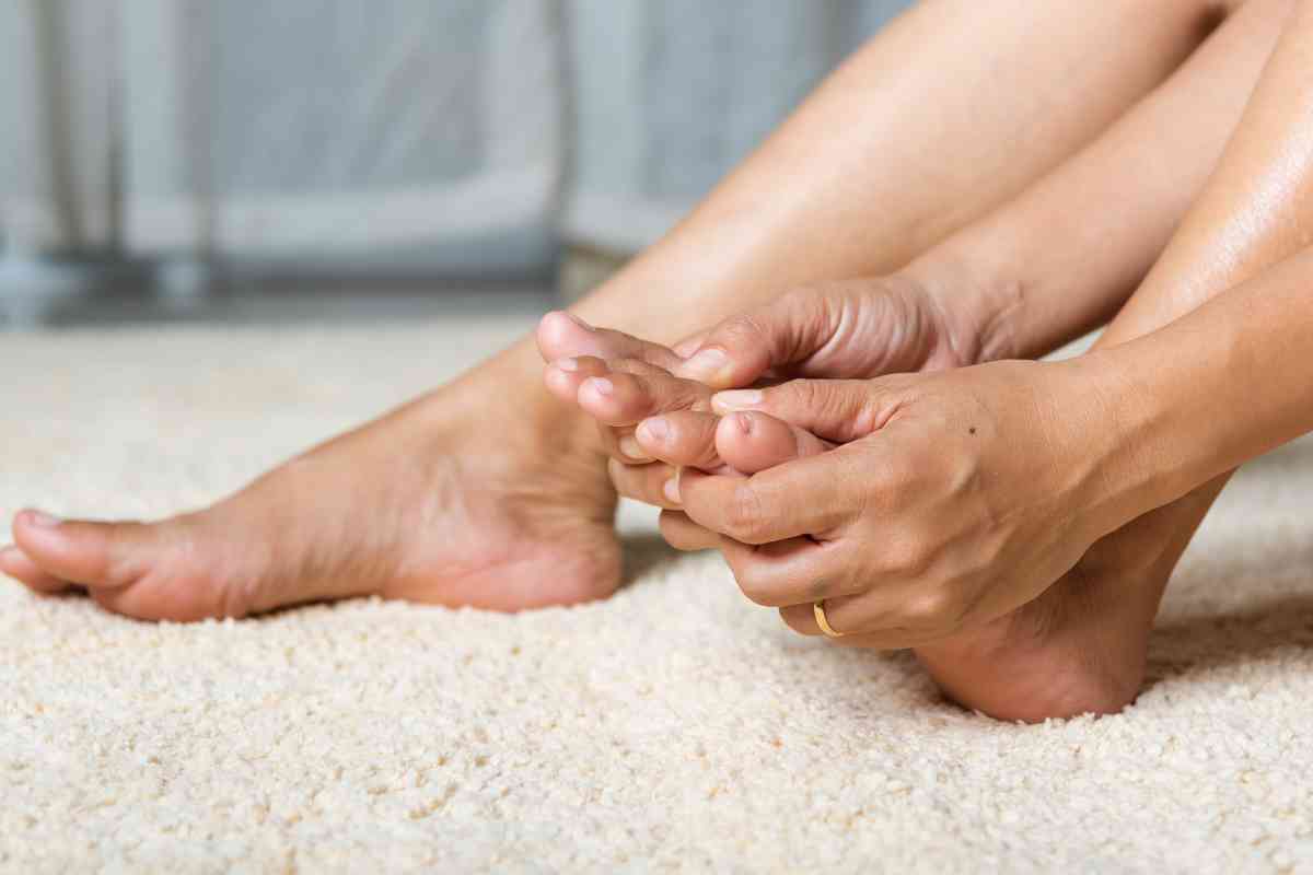 Formicolio mani piedi: cosa fare